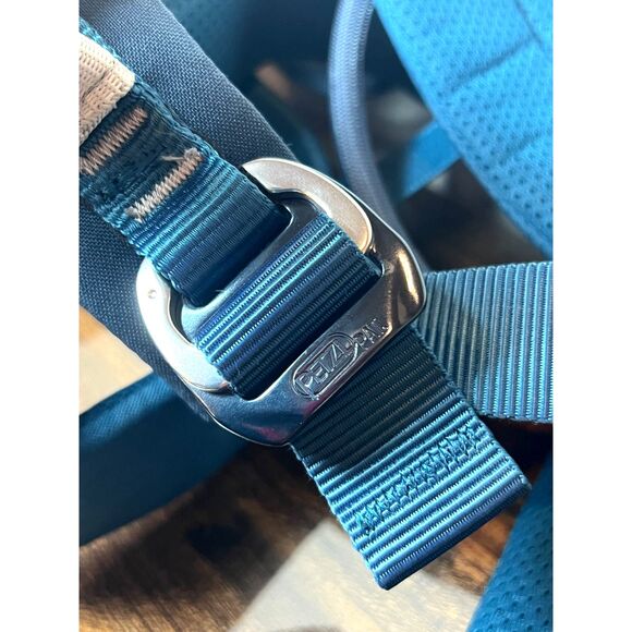 Petzl Adjama Rock Climbing Harness XL Blue Adjustable Type C Belay Loop Great! - Picture 2 of 6